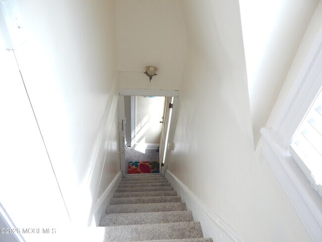 Building Photo - 90 Mt Hermon Way