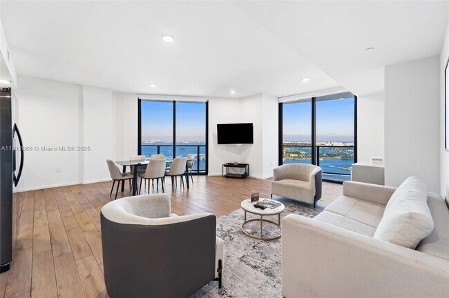 Building Photo - 398 NE 5th St