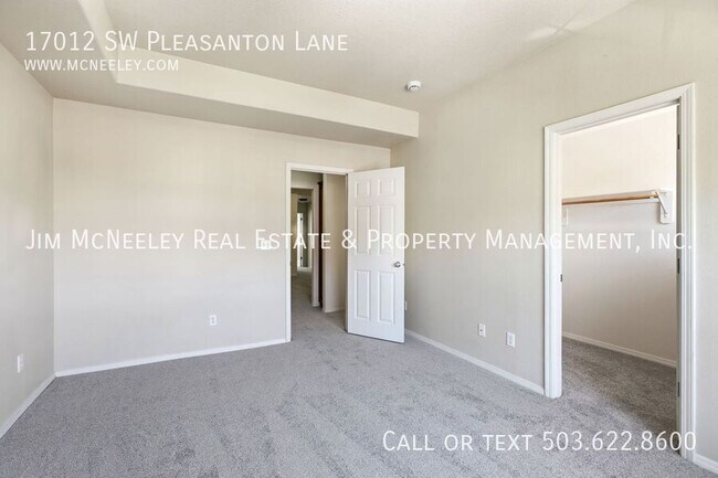 Building Photo - 17012 SW Pleasanton Ln