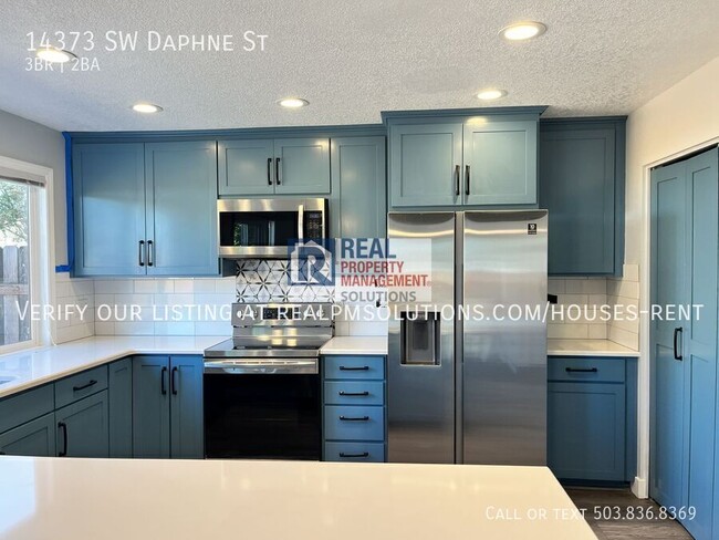 Building Photo - 14373 SW Daphne St