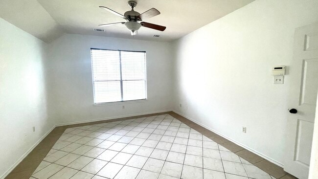 Building Photo - 12914 Pinehall Ln