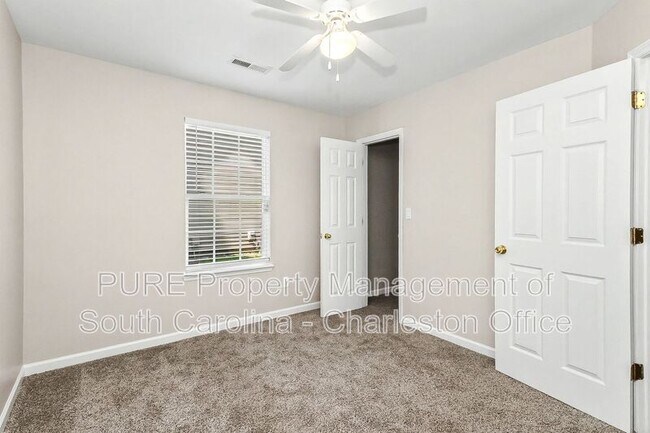 Building Photo - 3372 Wayland Dr