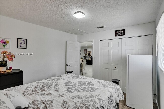 Building Photo - 13200 SW 12th St