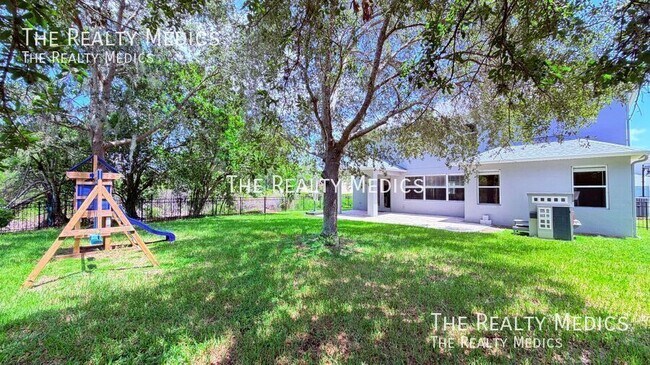 Building Photo - 10263 Malpas Point