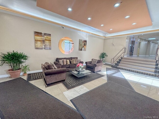 Building Photo - 67-25 Dartmouth St