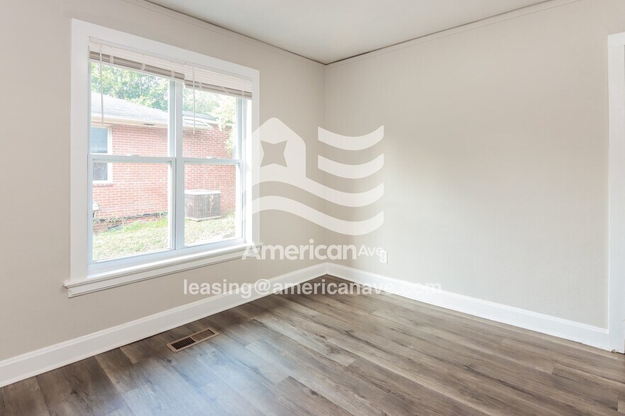 Building Photo - 3921 17th Ave