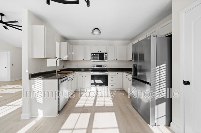 Building Photo - 7411 Cascade Meadows Way