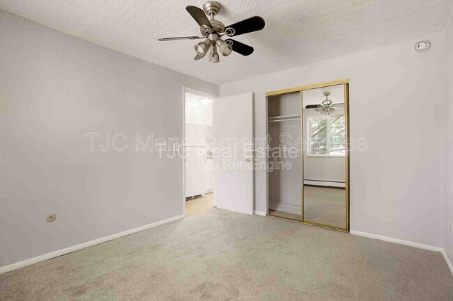 Building Photo - 1138 Corona St