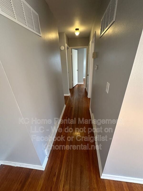 Building Photo - 5216 NE 44th St