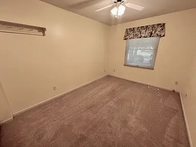 Building Photo - 4-bedroom 3 bath home in Saint joseph
