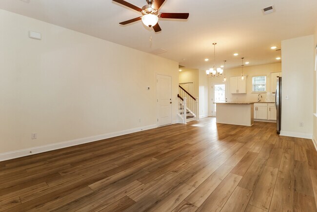 Building Photo - 3 Bedroom in Hanahan, SC