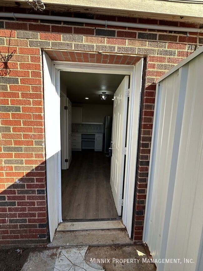 Building Photo - 1712 27th St