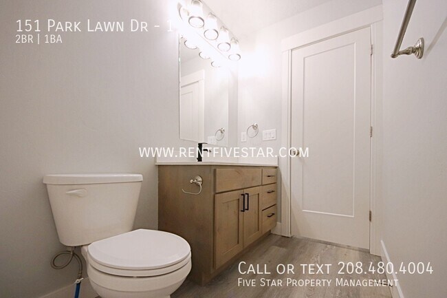 Building Photo - 151 Park Lawn Dr