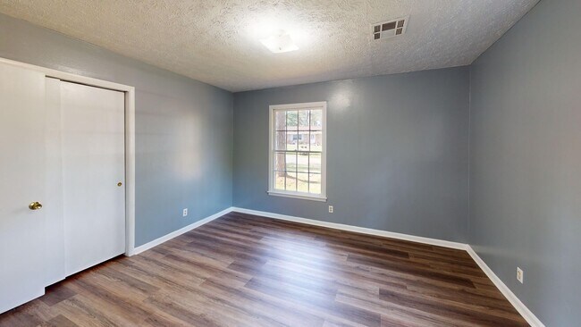 Building Photo - 103 Woodley Ave