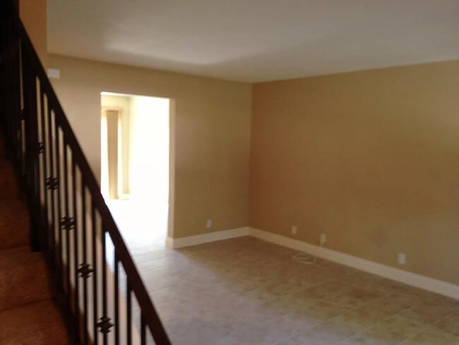 Building Photo - 1045 Peach Ave