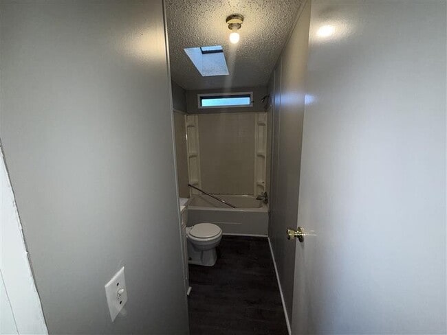 Building Photo - 1504 Anita Cir