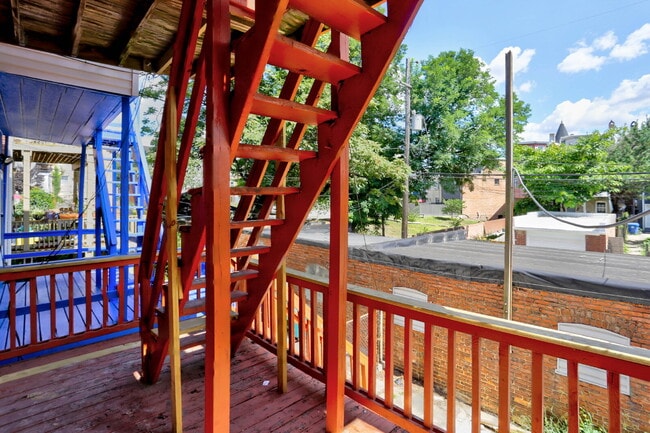 Building Photo - 3BD/1BA: Stunning Duplex in Baltimore City