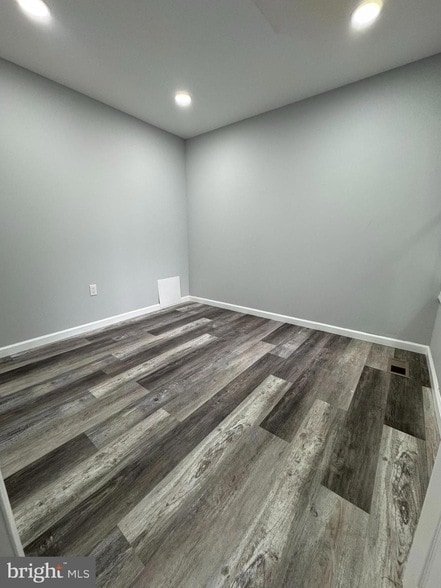 Building Photo - 2755 N Dover St