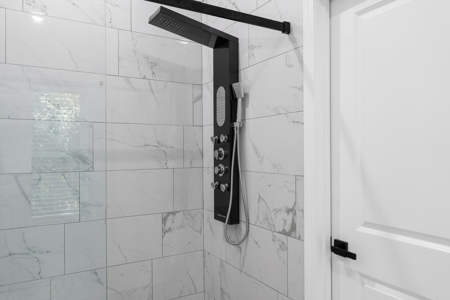 Building Photo - 101 Howell Dr SW