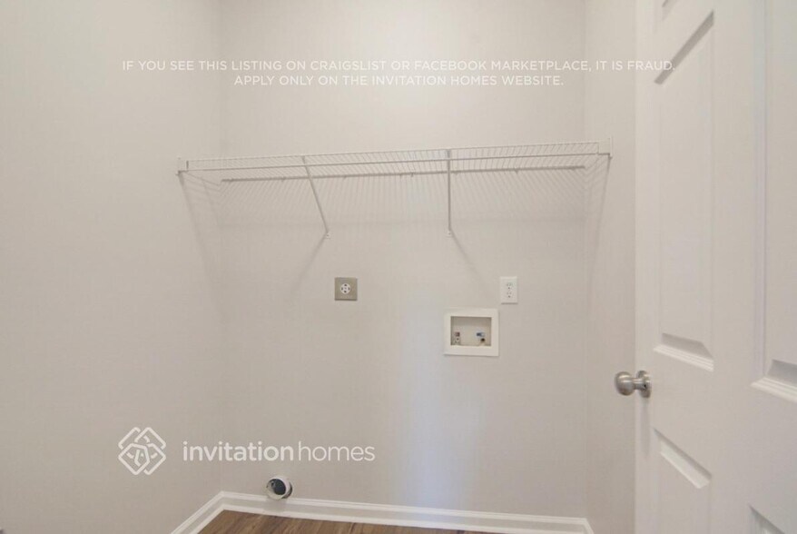 Building Photo - 533 Hanska Way