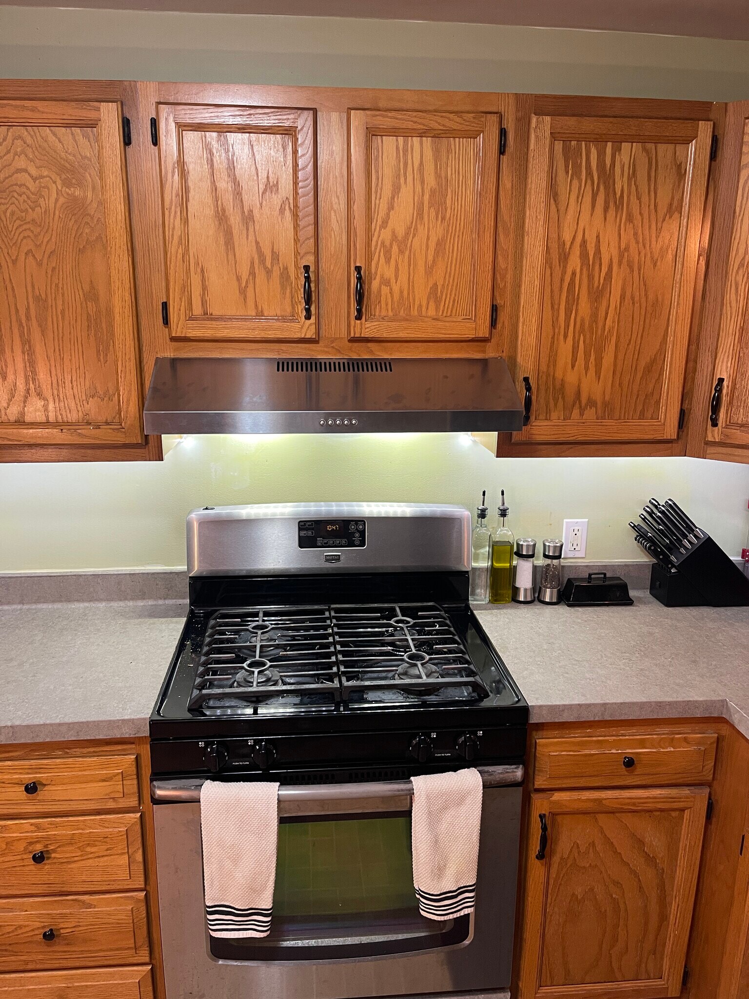 Building Photo - 2494 Hess Rd