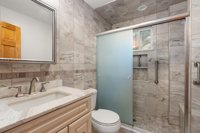 Building Photo - 76 Dexter Ave