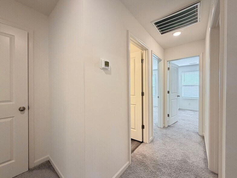 Building Photo - 937 Berkeley Glen Rd