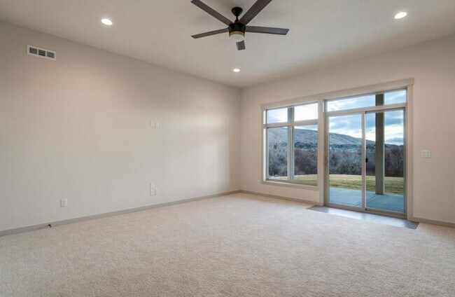 Building Photo - Luxury New Construction Five Bedroom Three...