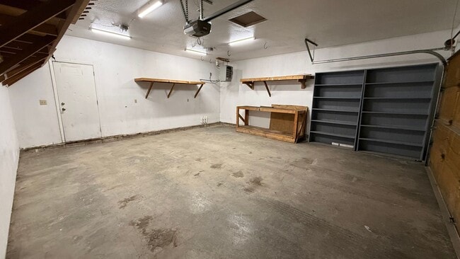 Building Photo - 3 Bedroom Ranch House w/Large 2 Car Garage and Fenced Yard!