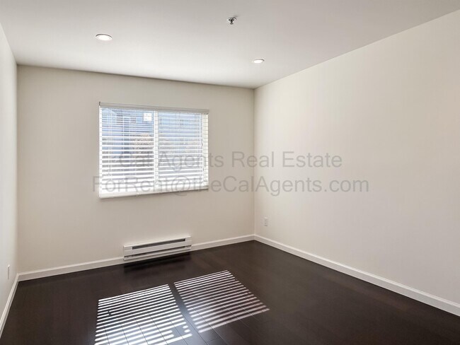 Building Photo - 6400 Christie Ave