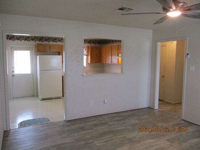 Building Photo - 165 Armadillo Ln