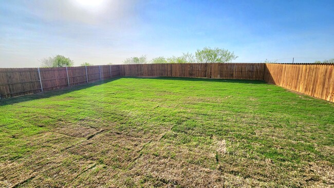 Building Photo - 16429 Severn Ln