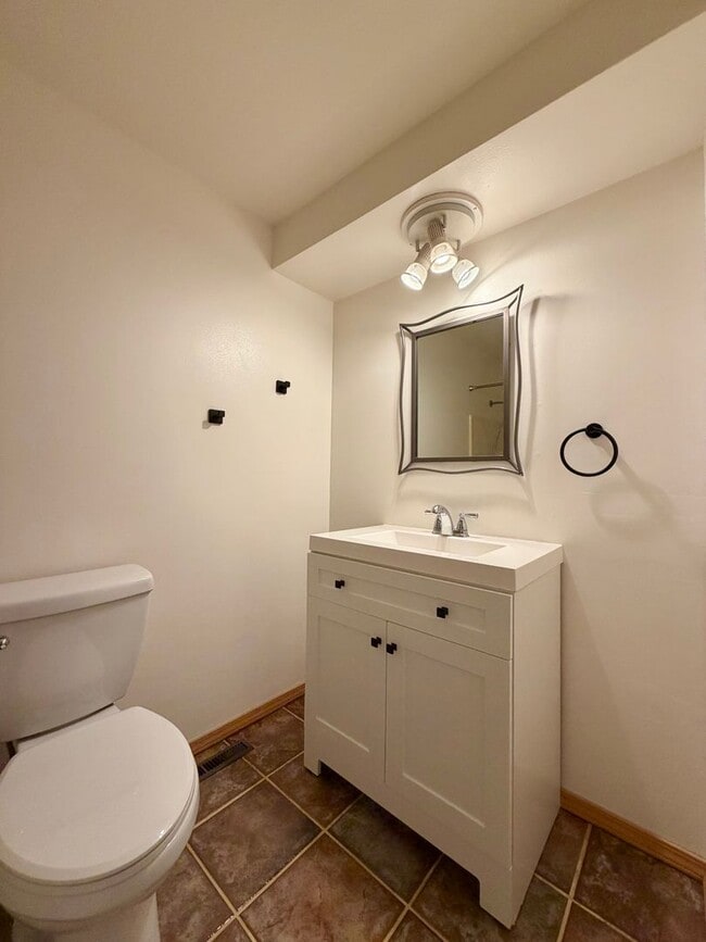 Building Photo - 3 Bedroom 2 Bathroom Napa Brown's Valley Home