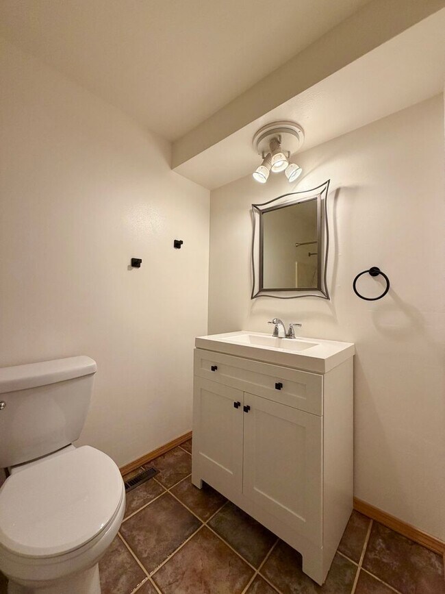 Building Photo - 3 Bedroom 2 Bathroom Single Level Napa Brown's Valley Home