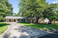 Building Photo - 120 Burnett Way