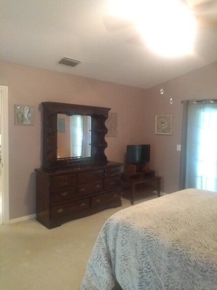 Master bedroom French doors to pool - 147 Filbert St
