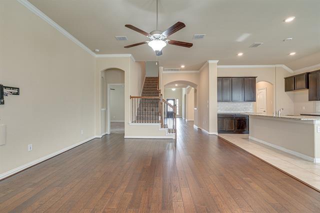 Building Photo - 4112 Hialeah Dr