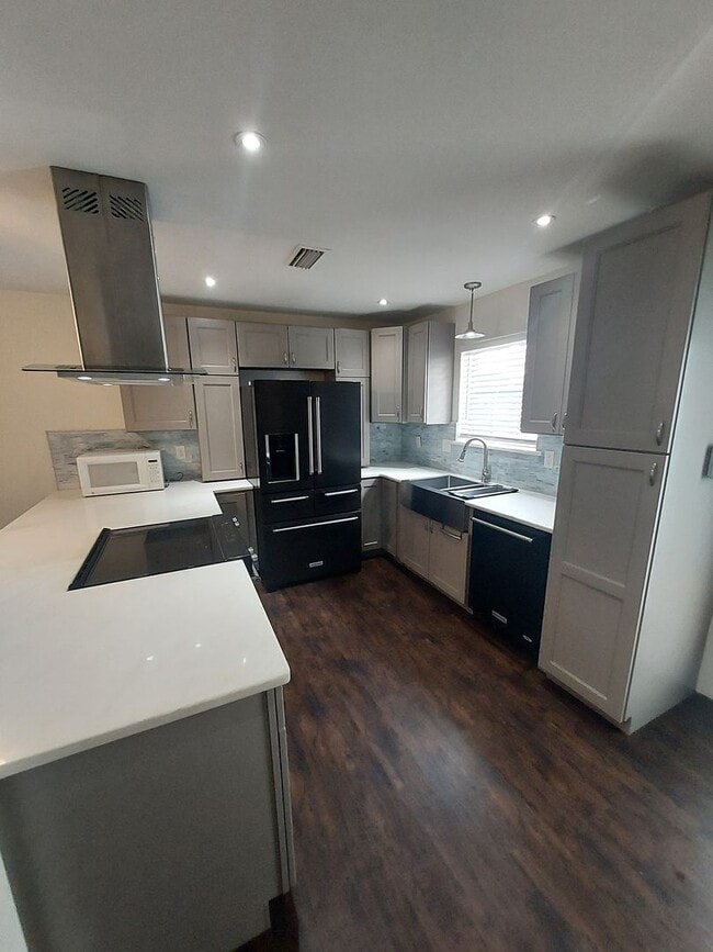 Building Photo - 4390 Stumberg Ln