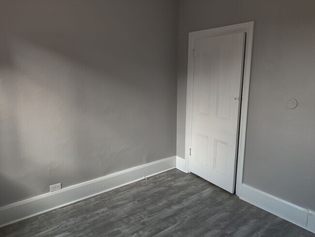 Building Photo - Lawrenceville - 3 BR Single Family Home, Newly Remodeled!  Off Street Parking!