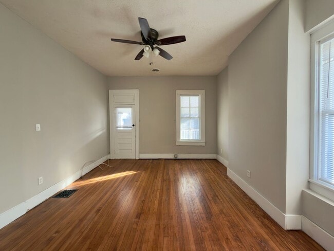 Building Photo - 519 S 8th St