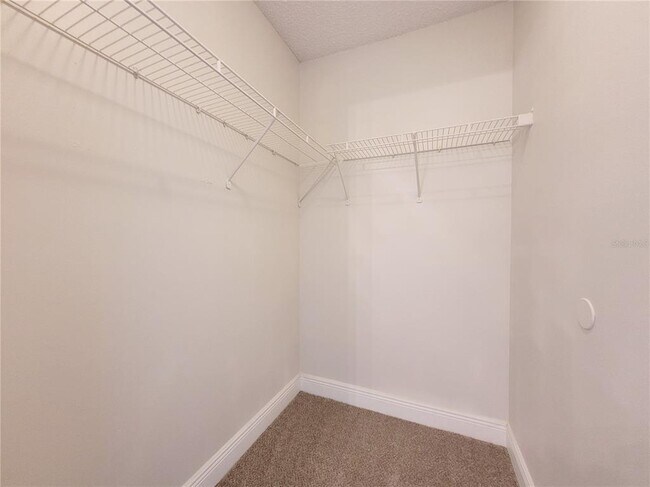 Building Photo - 2580 Grassy Point Dr