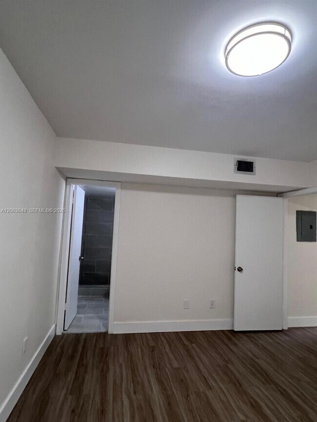 Building Photo - 2685 W 66th St