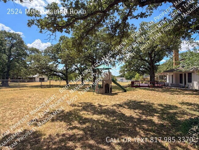 Building Photo - 2524 Mockingbird Rd