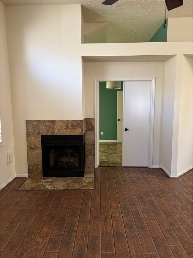 Building Photo - 4026 Meadowgold Ln