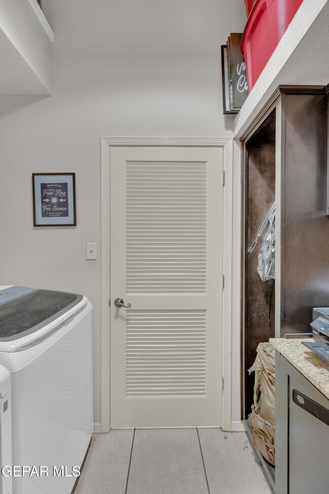 Building Photo - 12521 Paseo Alegre Dr