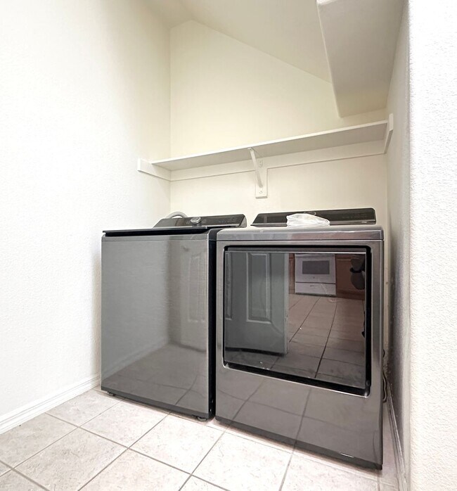 Building Photo - 11238 Tribiani Ave