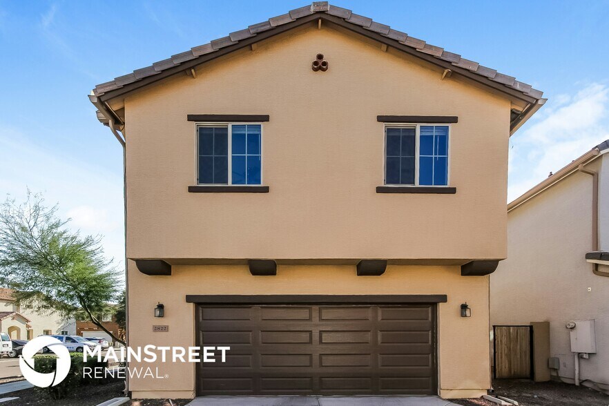 Building Photo - 2822 N 73rd Dr