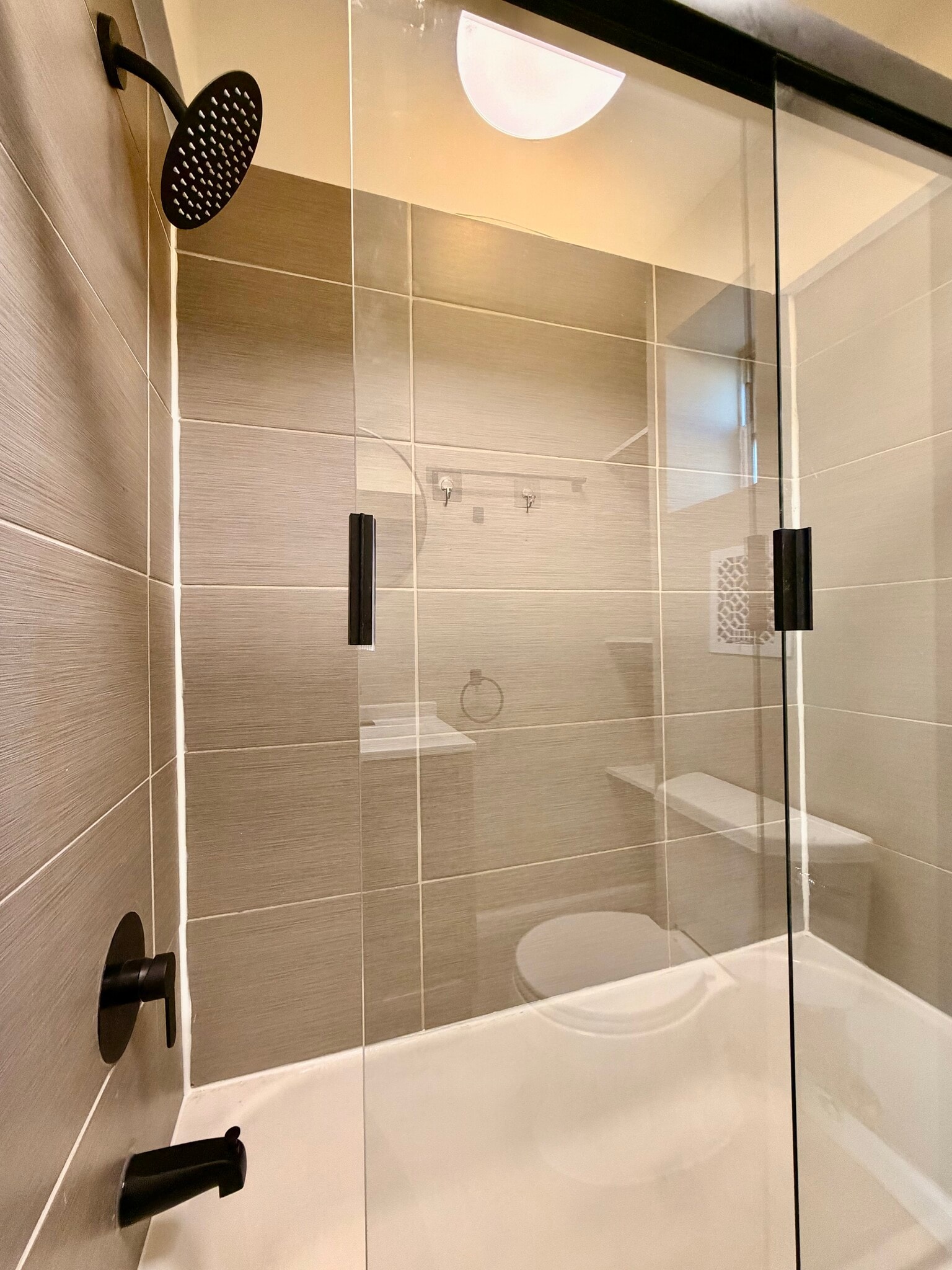 Building Photo - 2223 Winton St