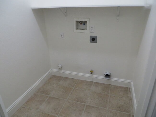 Building Photo - 280 Gold Creek Dr