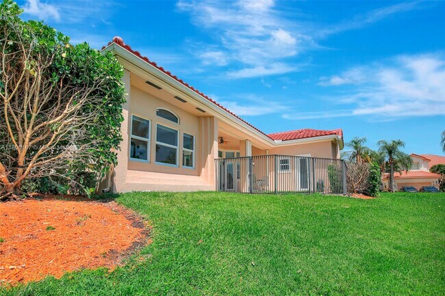 Building Photo - 2651 Oakmont Dr